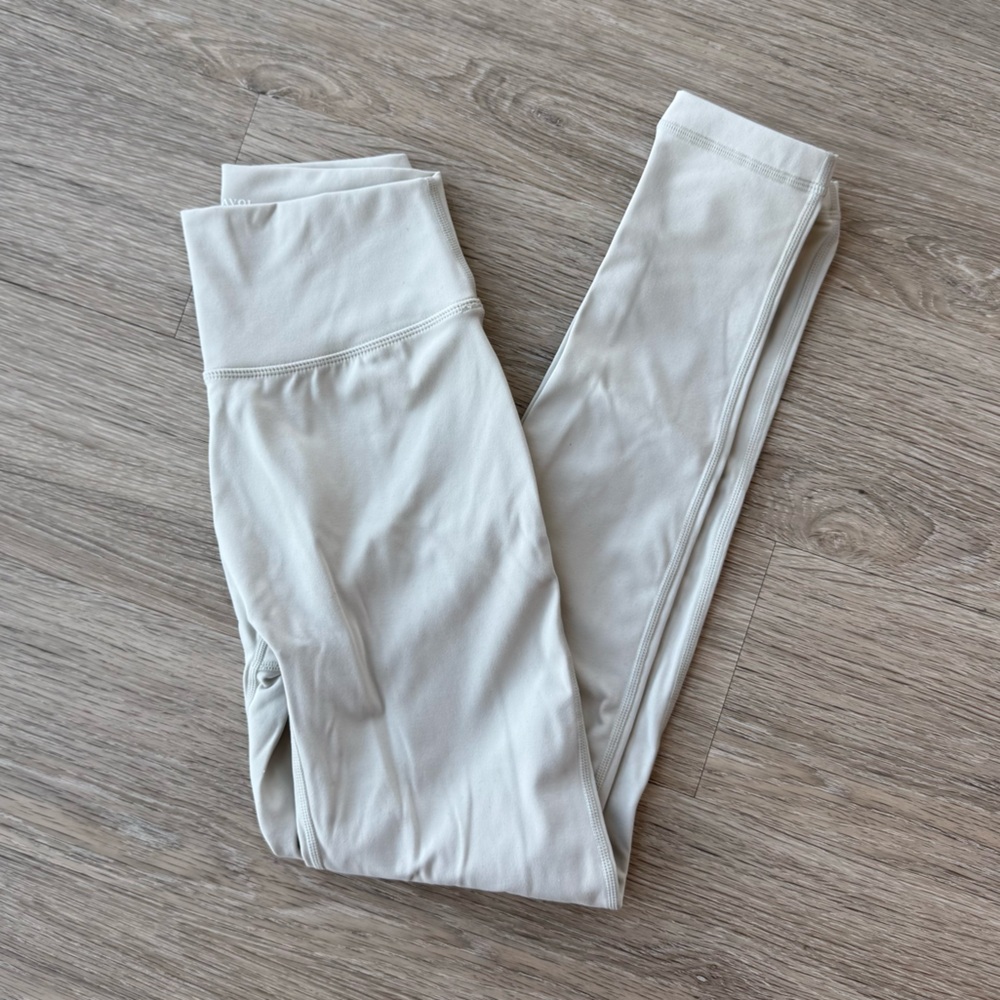 High-Waist Women's Leggings in Light Gray - Minimal Seam Design
